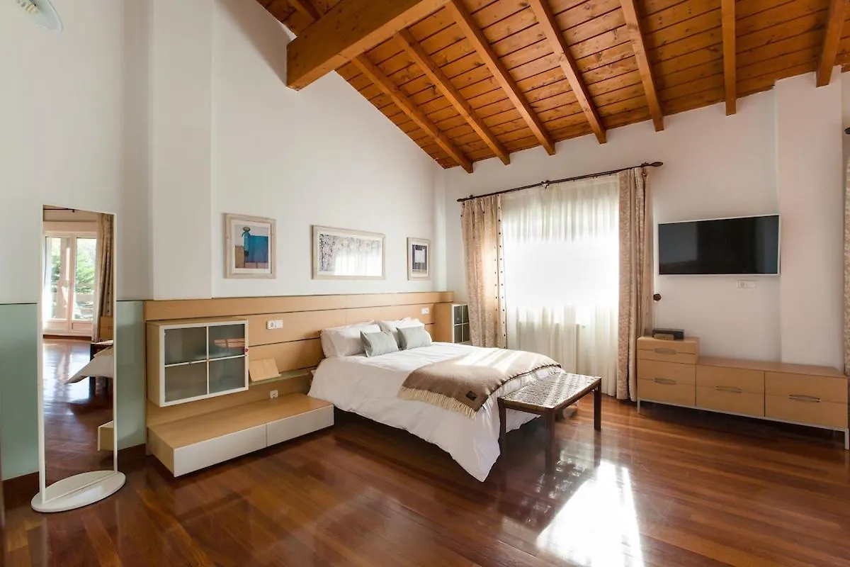 Isuskiza Plencia Mendiondo 0*,  Spain